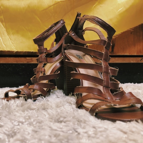 4 in’ heels - Picture 2 of 2